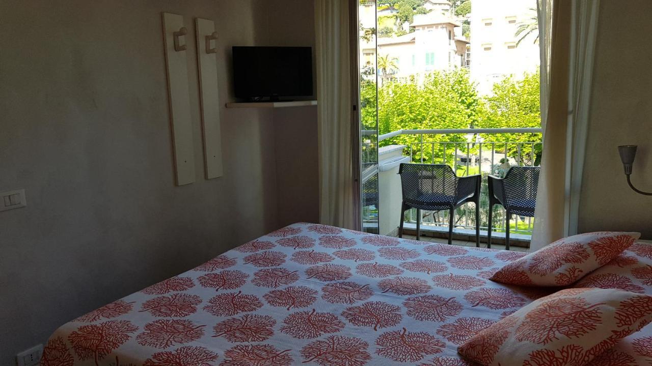 Hotel Enrico Алассио Экстерьер фото