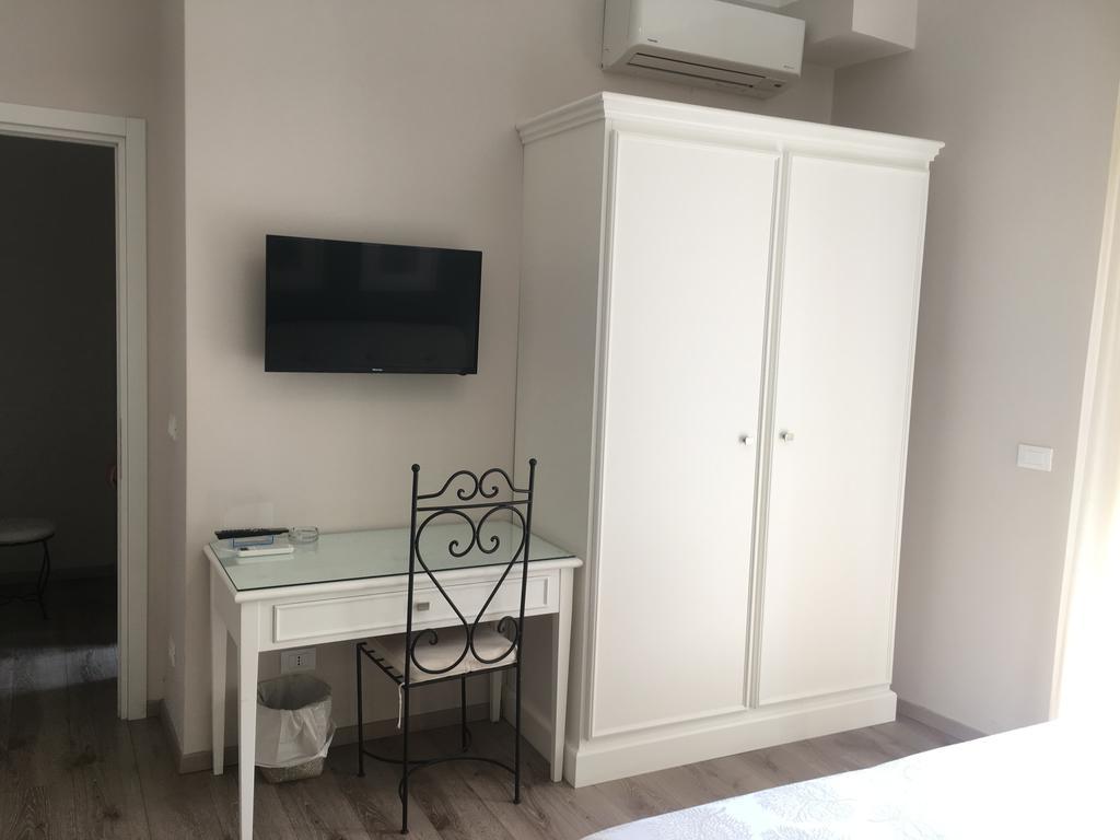 Hotel Enrico Алассио Экстерьер фото